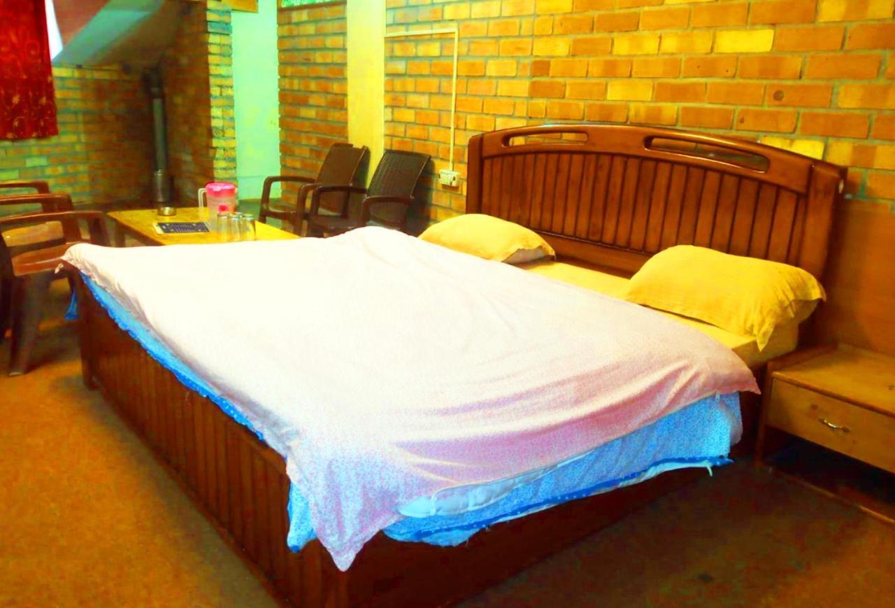The Alpine Guest House Kasol Eksteriør billede