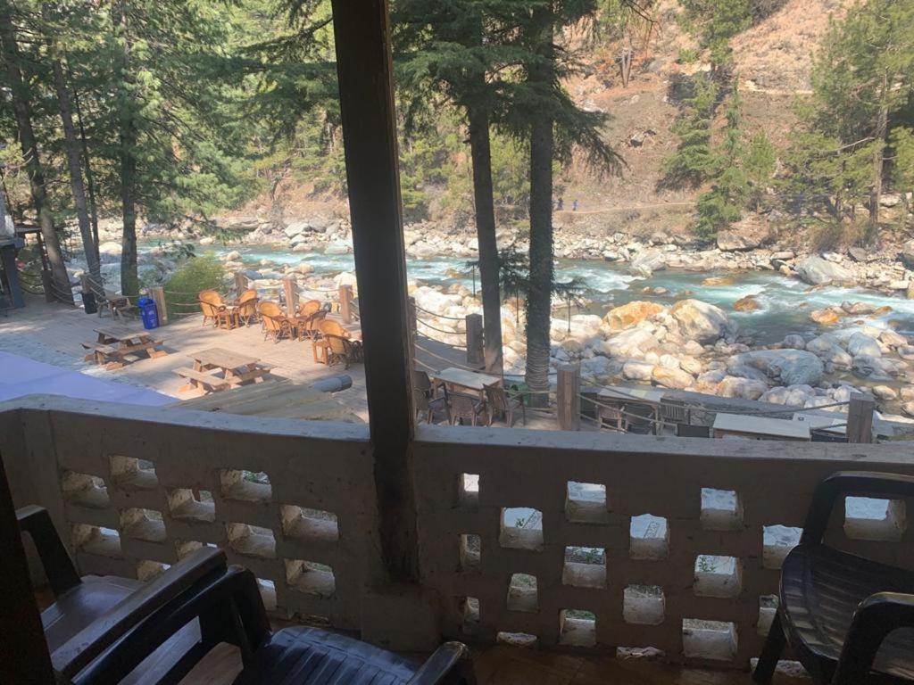 The Alpine Guest House Kasol Eksteriør billede