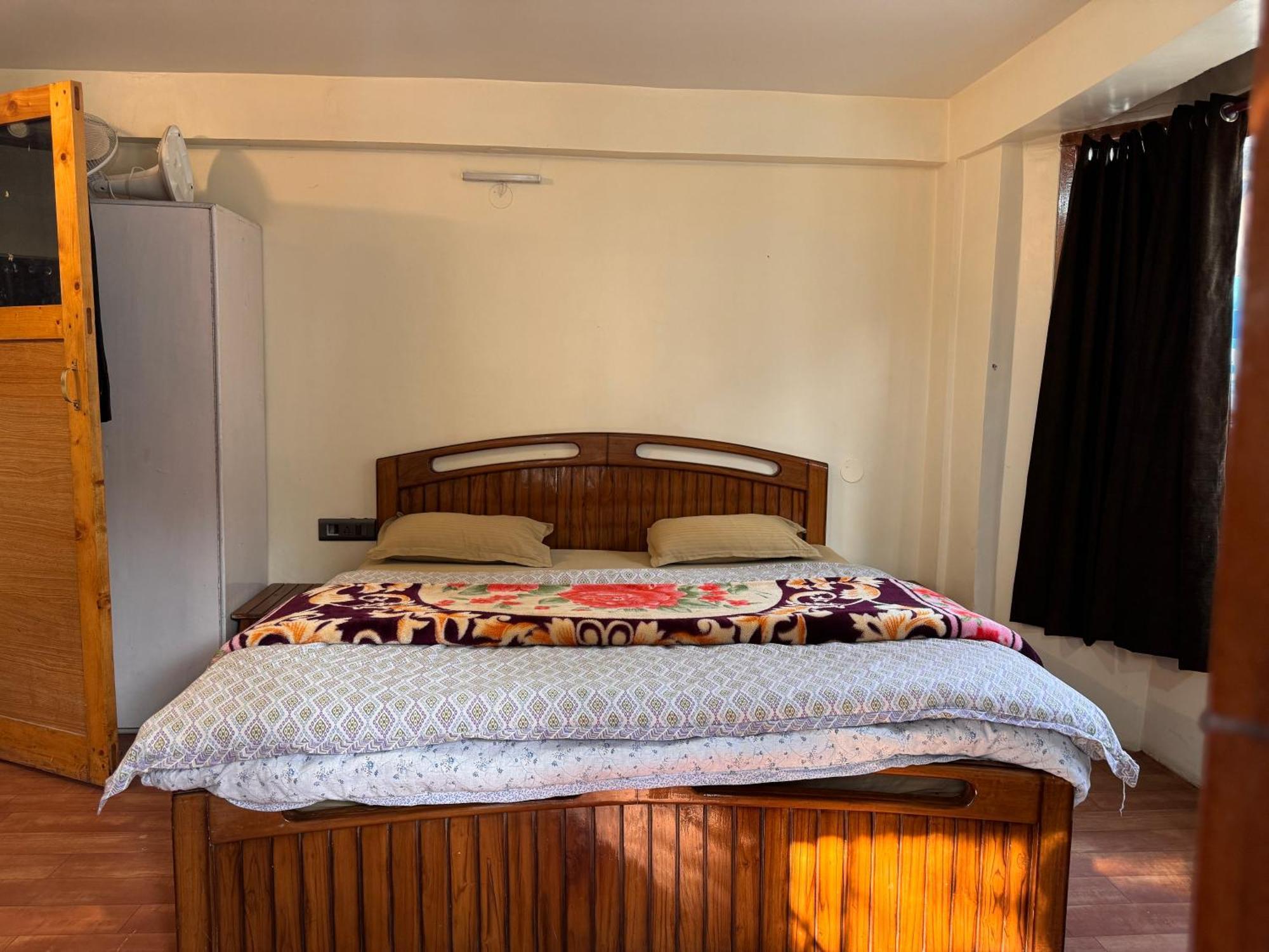 The Alpine Guest House Kasol Eksteriør billede