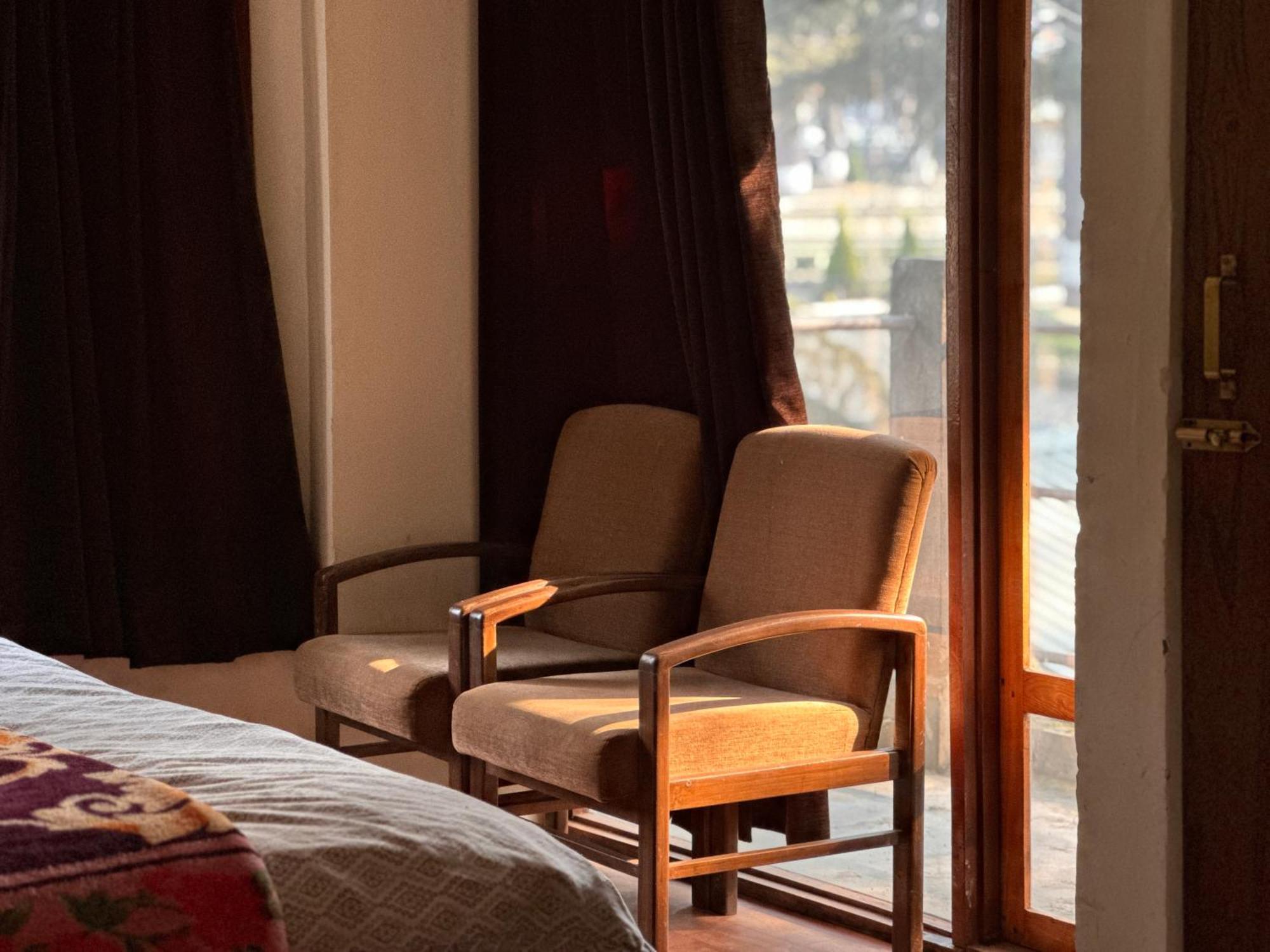 The Alpine Guest House Kasol Eksteriør billede